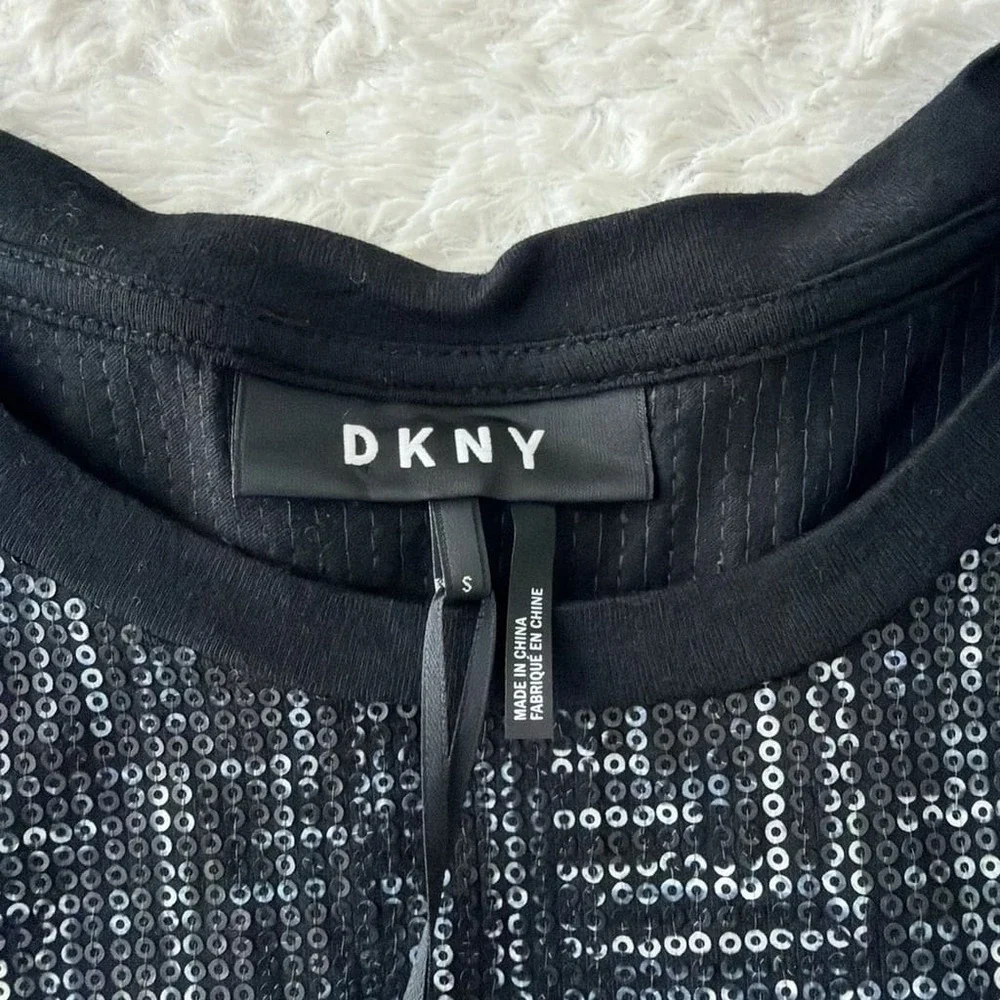 DKNY Women's Black & Silver Geometric Maze Sequin T-Shirt Size S NWT